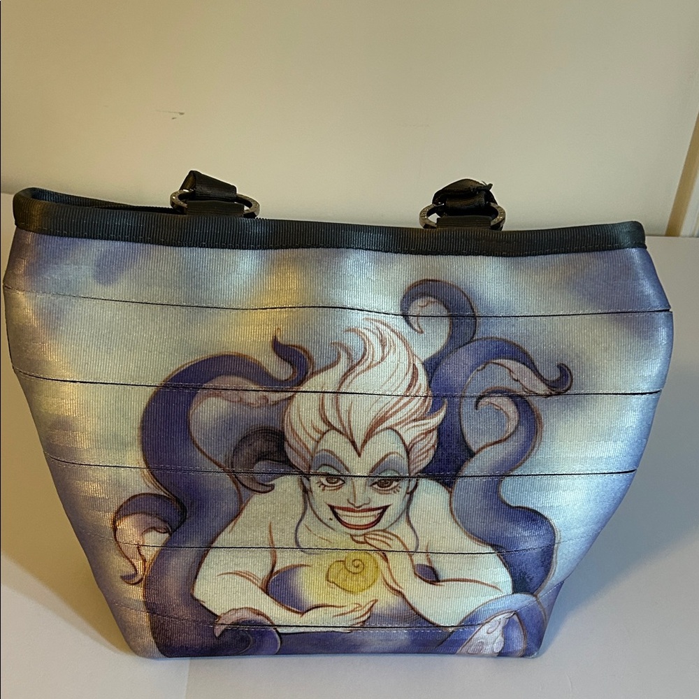 Harveys Seatbelt bag Little Mermaid Good v. Evil series larger size tote - Picture 5 of 16